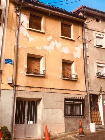 Частный шале на продаже в  Casa o chalet en Calle Héroes del Alcázar, 13 -11, Pradoluengo, Прадолуэнго photo