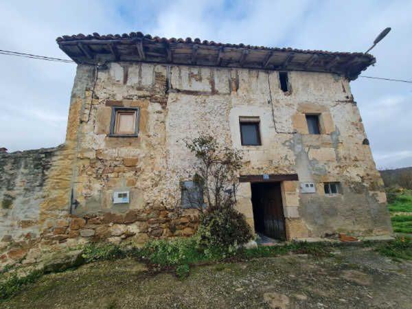Частный шале на продаже в  Casa o chalet en Calle la Cerca, 15, Medina de Pomar, Медина-де-Помар photo 1