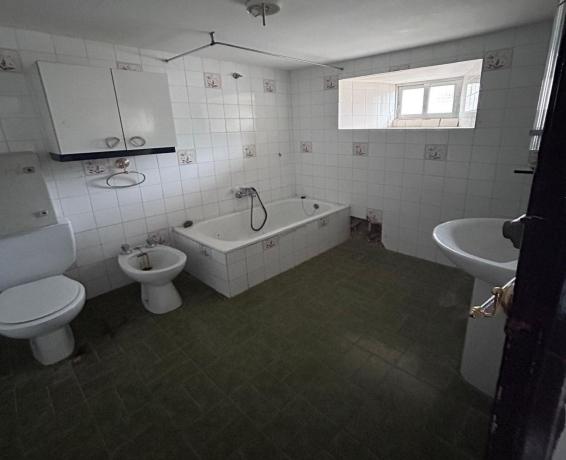 Частный шале на продаже в  Casa o chalet en Calle la Cerca, 15, Medina de Pomar, Медина-де-Помар photo 4