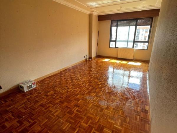 Продажа квартиры на Piso en Calle María Amigo, 12, Gamonal - San Bruno - G9, Burgos, Бургос
 photo 4