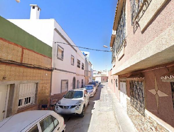 Частный шале на продаже в  Casa o chalet en Calle Ciudad Real s/n, Puerta Europa-Virgen de la Palma-Estación, Algeciras, Алхесирас photo