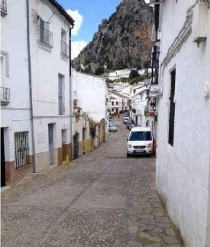 Venta de piso en Piso en Calle Toledo, 18, Casco antiguo - Convento - Caldereto, Ubrique, Ubrique
photo 1
