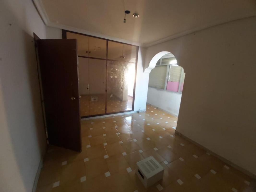 Venta de piso en Piso en Calle Valladolid, 49, Puerta Europa-Virgen de la Palma-Estación, Algeciras, Algeciras
photo 2