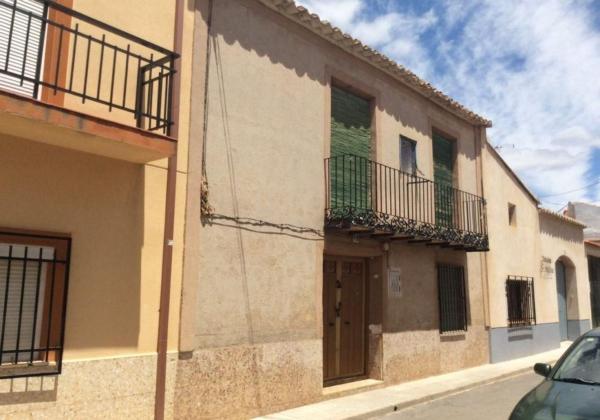 Chalet adosado en Calle Cristo de la Humildad, 18, Moral de Calatrava photo 1