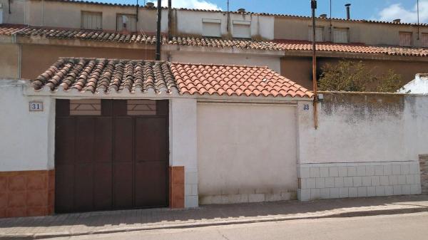 Частный шале на продаже в  Casa o chalet en Calle los Olivos, 33, Tomelloso, Томельосо photo 1