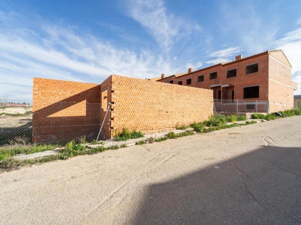 Chalet adosado en Calle Carmen Laforet, 5, Horcajo de Santiago thumbnail 1