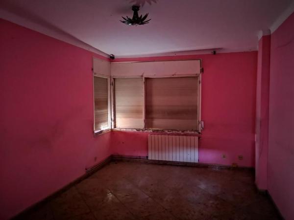Sale of flat in Piso en Plaza de les Flors, 2, Sant Pere Pescador, Saint Peter Fisherman
 photo 3