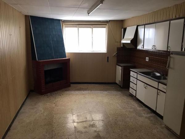 Частный шале на продаже в  Casa o chalet en Calle Mayor s/n, Congostrina, Конгострина photo 4