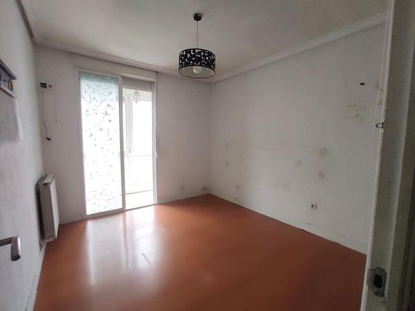 Sale of flat in Piso en Calle Jesus Guridi, 5, Beraun - Pontika, Renteria / Errenteria, Renteria / Errenteria
thumbnail 2