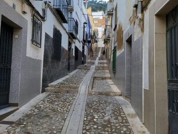 Chalet wolnostojący na sprzedaż w Casa o chalet en Calle Inspector Molinos, 15, Ctra. Circunvalación - La Magdalena, Jaén, Jaen thumbnail 1