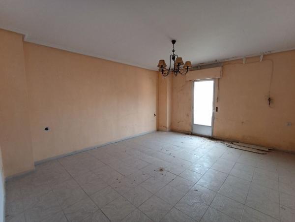 Sprzedaż mieszkania w Piso en Paseo del Obispo, 6, Valdepeñas de Jaén, Valdepeñas de Jaén
 photo 2