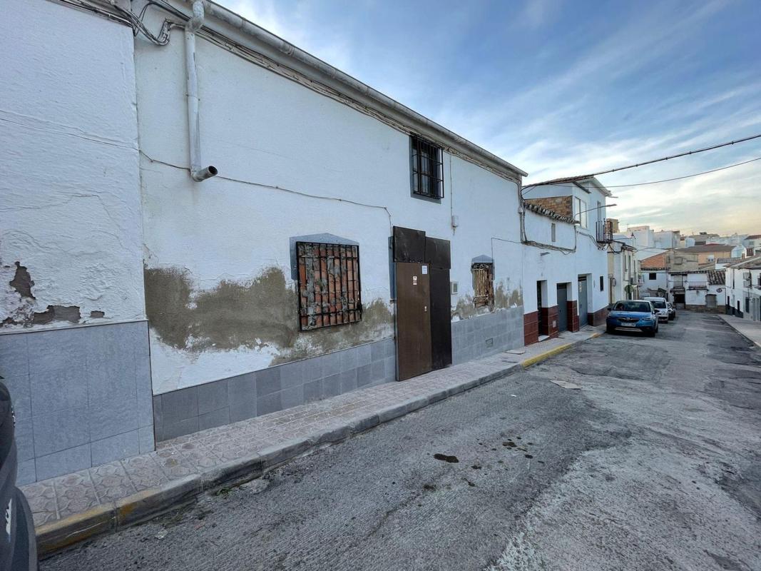 Sprzedaż niezależnego domku jednorodzinnego w Casa o chalet en Calle la Pompa, 18, Mengíbar, Mengíbar photo 1