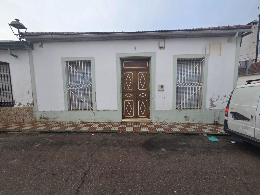 Sprzedaż niezależnego domku jednorodzinnego w Casa o chalet en Calle Pedro Sánchez, 7, La Carolina, La Carolina photo 1