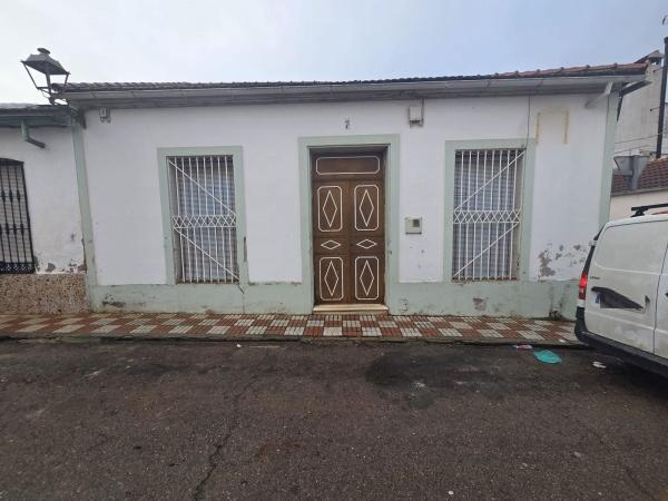 Chalet wolnostojący na sprzedaż w Casa o chalet en Calle Pedro Sánchez, 7, La Carolina, La Carolina photo 1