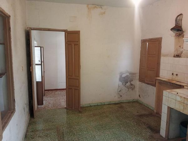Chalet wolnostojący na sprzedaż w Casa o chalet en Calle Pedro Sánchez, 7, La Carolina, La Carolina thumbnail 1