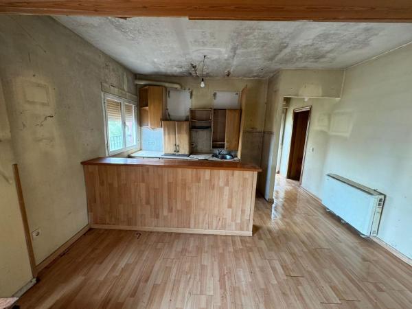 Chalet wolnostojący na sprzedaż w Casa o chalet en Calle Carreterilla, 3, Benatae, Benatae thumbnail 1