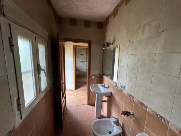 Chalet wolnostojący na sprzedaż w Casa o chalet en Calle Carreterilla, 3, Benatae, Benatae thumbnail 2