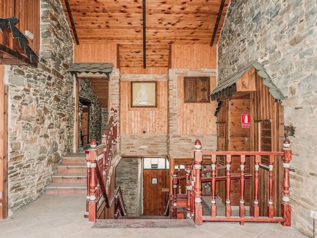 Sprzedaż niezależnego domku jednorodzinnego w Casa o chalet en Calle Principal - Ctr Veiga Da Cima s/n, Barjas, Barjas photo 4