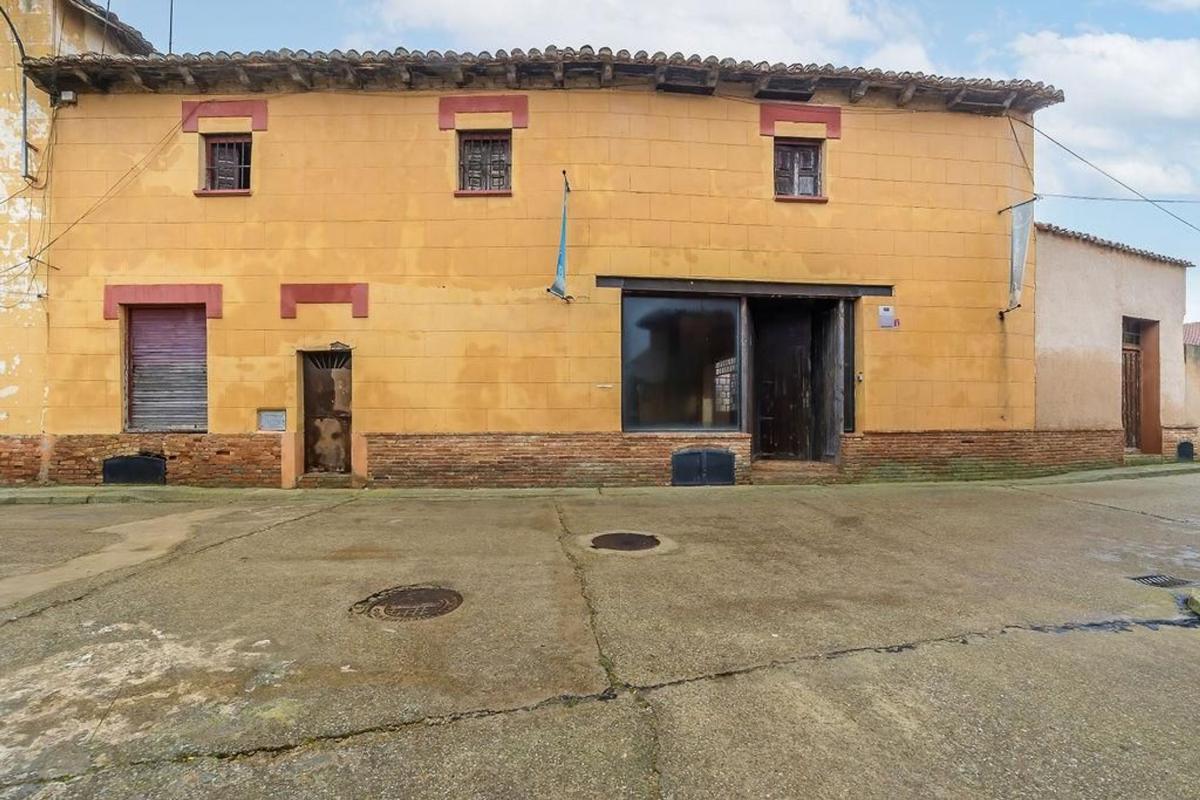 Sprzedaż niezależnego domku jednorodzinnego w Casa o chalet en Calle San Juan, 14, Gordoncillo, Gordoncillo photo 2