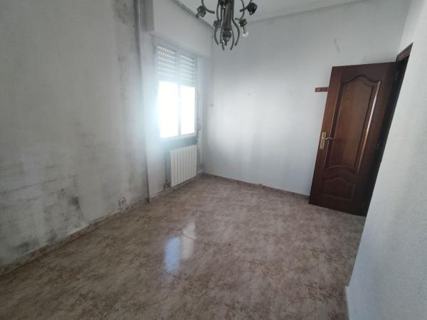 Продажа квартиры на Piso en Calle Vélez de Guevara, 36, Juzgados, Logroño, Логроньо
 photo 4