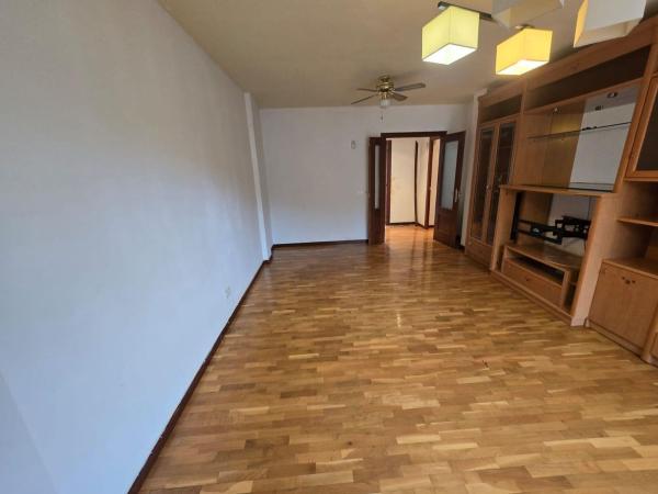 Продажа квартиры на Piso en Calle Carmelo Tecedor, 2, Villamediana de Iregua, Вильямедьяна-де-Ирегуа
 photo 2
