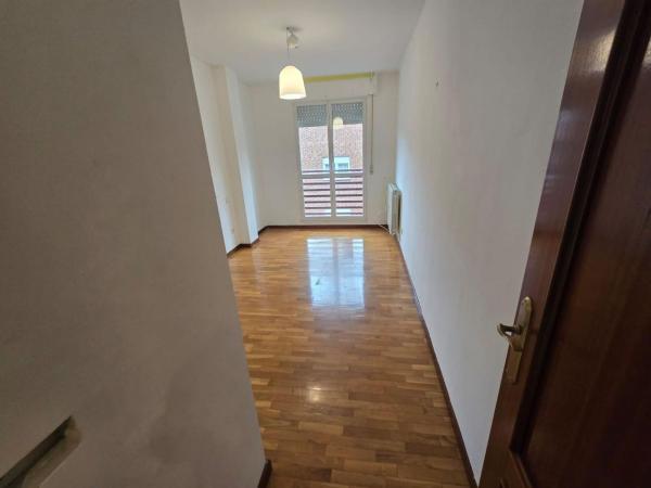 Продажа квартиры на Piso en Calle Carmelo Tecedor, 2, Villamediana de Iregua, Вильямедьяна-де-Ирегуа
 photo 4