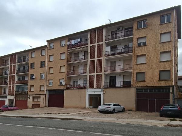 Sprzedaż mieszkania w Piso en Avenida Sancho el Sabio, 51, Los Arcos, Los Arcos
photo 1
