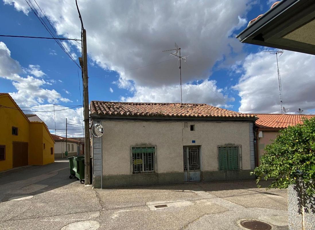 Продажа отдельного шале в Casa o chalet en Calle Larga, 26, El Campo de Peñaranda, Эль Кампо де Пеньаранда photo 1