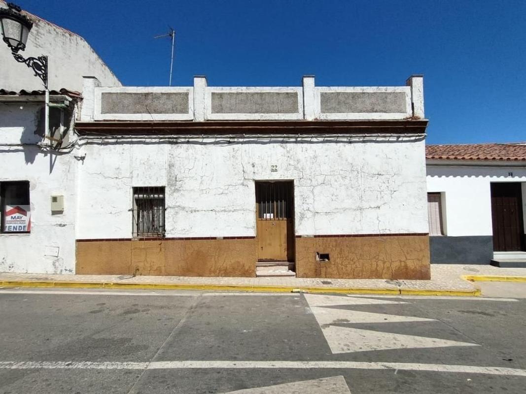 Sale of independent chalet in Casa o chalet en Calle la Cruz, 22, Almadén de la Plata, Almadén de la Plata
photo 1