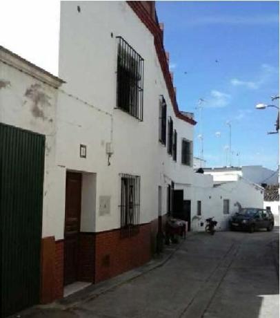 Independent chalet for sale in Casa o chalet en Calle Alfareria, 5, Peñaflor, Peñaflor
 photo 1