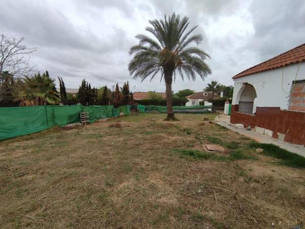 Independent chalet for sale in Casa o chalet en Calle Sierra de Aracena, 38, Sanlúcar la Mayor, Sanlúcar la Mayor
 photo 1