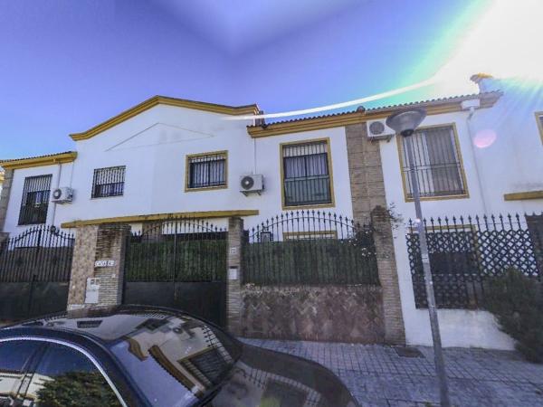 Independent chalet for sale in Casa o chalet en Calle Constantino Ponce de la Fuente, 3, Avenida de las Ciencias, Sevilla, Seville
photo 1