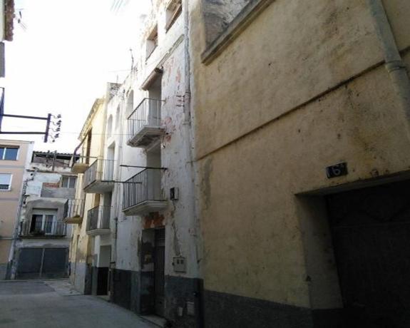 Частный шале на продаже в  Casa o chalet en Calle Santa Bàrbara s/n, Ulldecona, Ульдекона photo