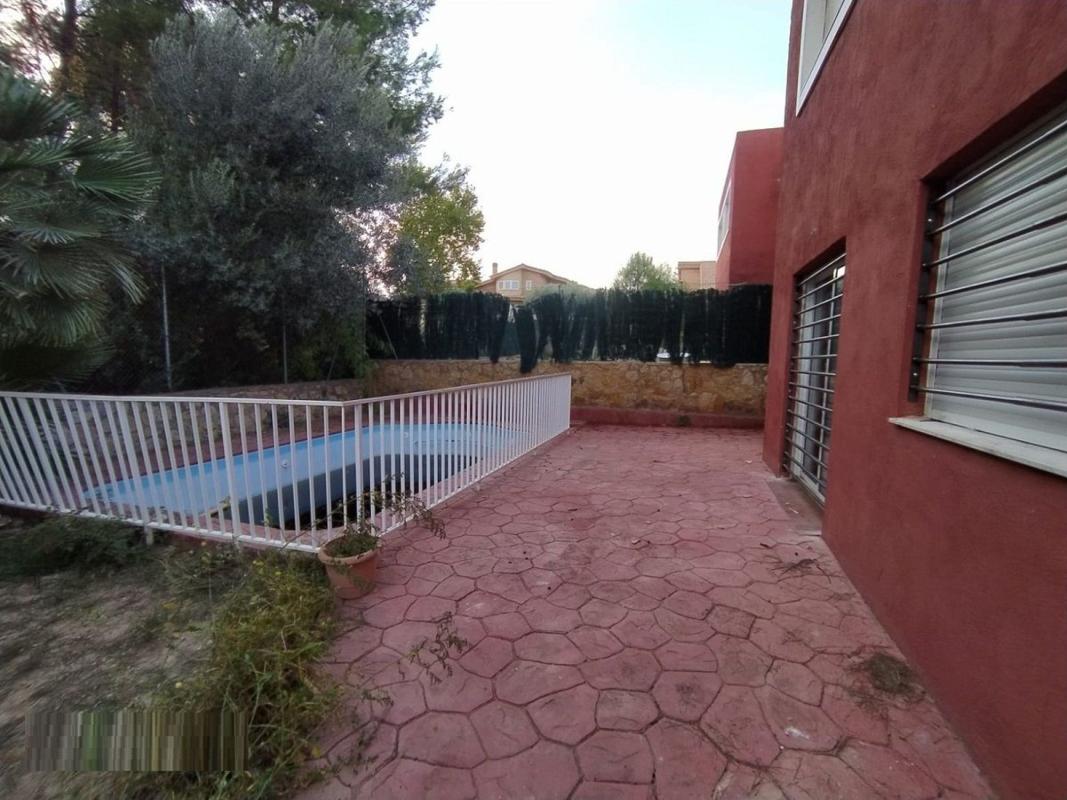 Продажа отдельного шале в Casa o chalet en Calle Miró, La Loma, Chiva, Чива photo 3