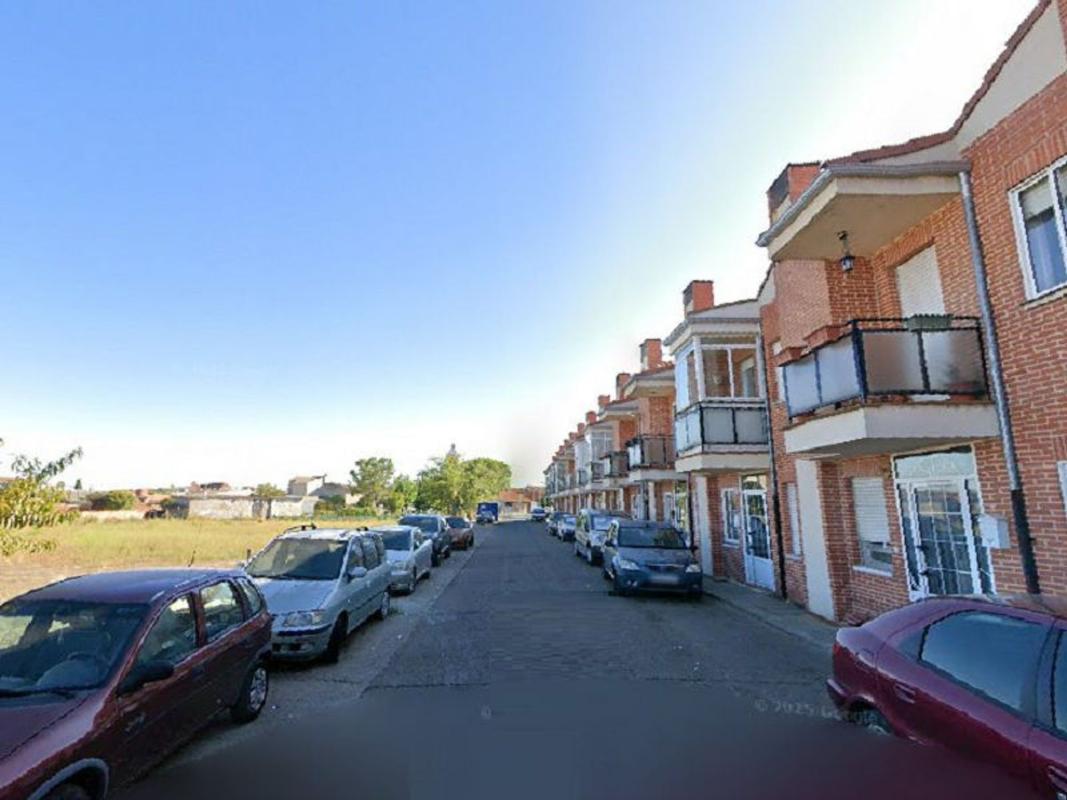 Sprzedaż mieszkania w Piso en Calle Tamarizo s/n, Aldeamayor de San Martin, Aldeamayor de San Martin
photo 1