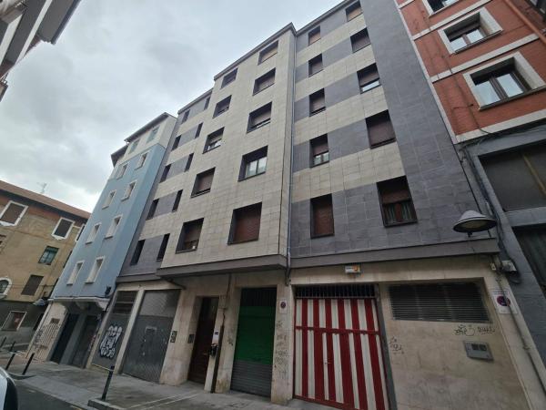 Продажа квартиры на Piso en Calle Florian Tolosa, 1, Kalero - Basozelai, Basauri, Башаури
 photo 1