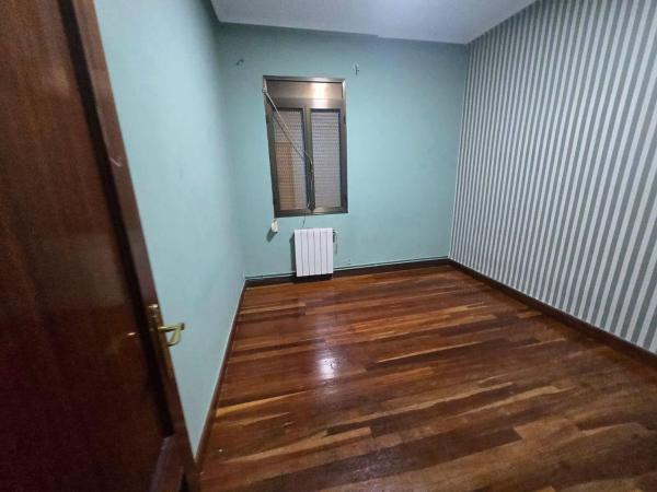 Продажа квартиры на Piso en Calle Florian Tolosa, 1, Kalero - Basozelai, Basauri, Башаури
 photo 4