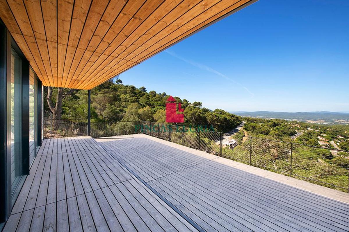 New construction Vivienda Bioclimática de Autor in Begur photo 2