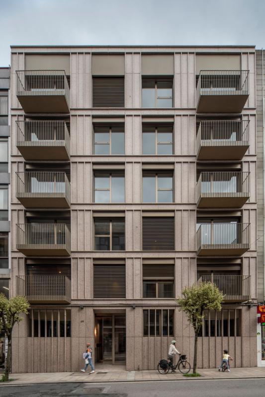 Obra nueva Sanjurjo Badía en Vigo (Revista) photo 2