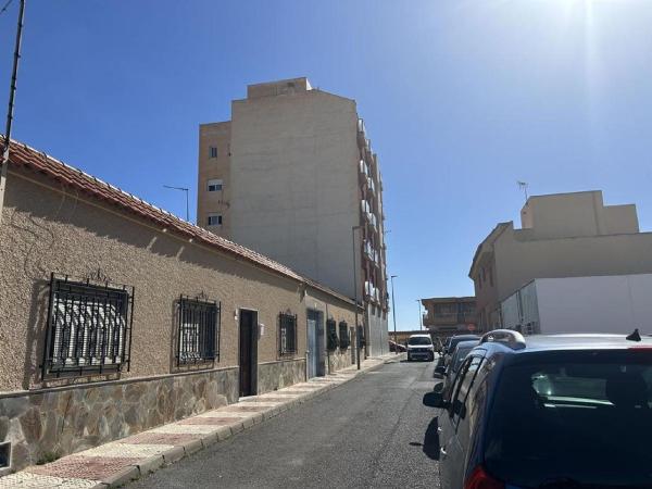 Sale of flat in Piso en Calle Comunidad de Asturias, 2, Carretera Mojonera - Cortijos de Marín, Roquetas de Mar, Roquetas de Mar
photo 1