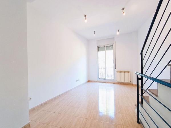 Sprzedaż mieszkania w Piso en Calle de Casetes, 4, La Roca del Vallès, La Roca del Vallès
thumbnail 2