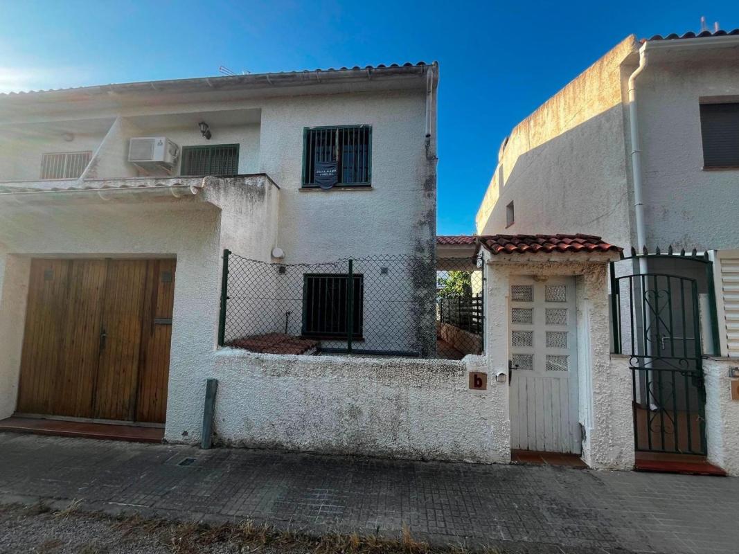 Продажа отдельного шале в Casa o chalet en Calle de París, 11 -7, Bardají-Molí de Baix, Cubelles, Кубельес photo 1