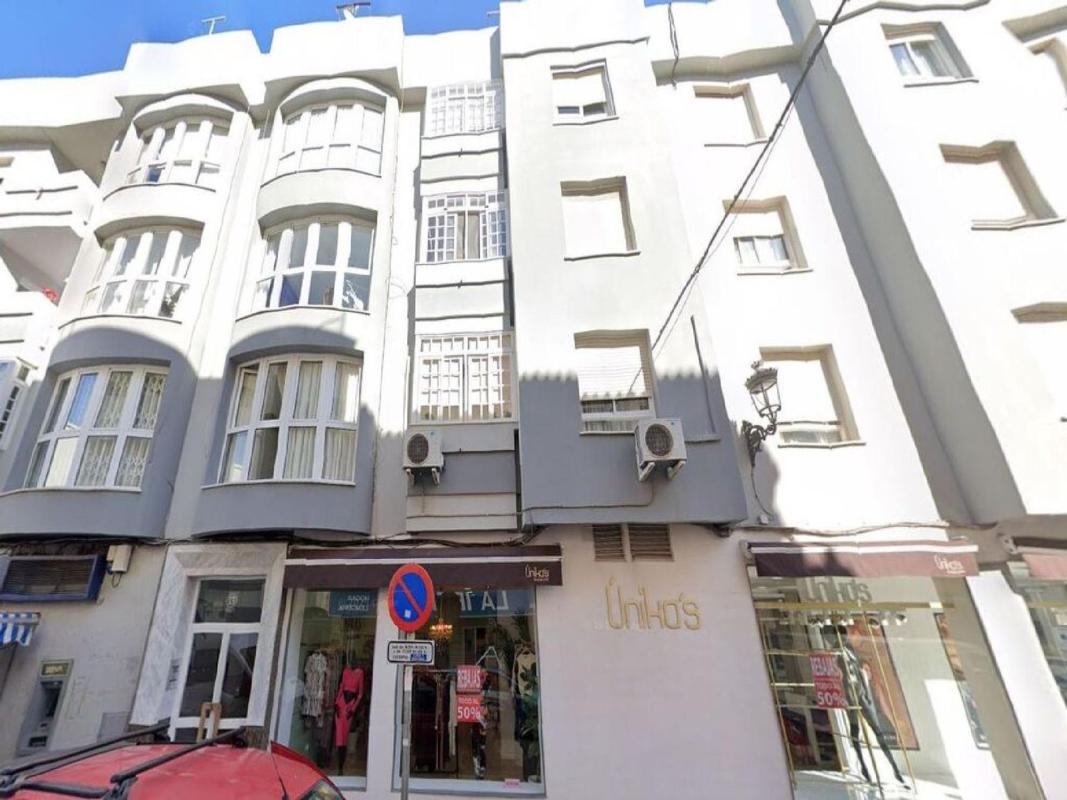 Sale of apartment in Piso en Calle Jardines, 13, Centro-San Felipe-Huerta Fava, La Linea de la Concepcion, The Line of Conception
 photo 2