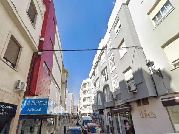 Продажа квартиры на Piso en Calle Jardines, 13, Centro-San Felipe-Huerta Fava, La Linea de la Concepcion, Ла Линеа де ла Консепсьон
thumbnail 2