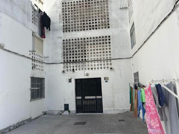 Продажа квартиры на Piso en Calle Maracaibo, 3, Carretera de Sanlúcar-Sudamérica, El Puerto de Santa María, Эль-Пуэрто-де-Санта-Мария
thumbnail 2