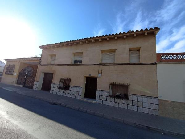 Chalet adosado en Calle la Solana, 74, Argamasilla de Alba thumbnail 2