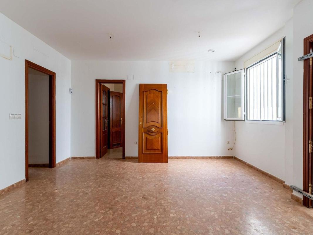 Sprzedaż mieszkania w Piso en Centro, Lucena, Lusenia
photo 1