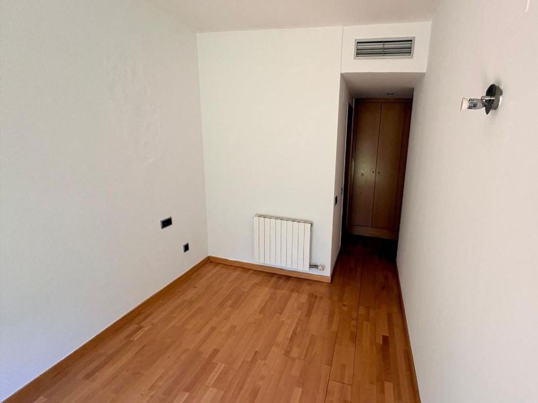 Venta de piso en Piso en Poblenou - L'Oliva Gran, Figueres, Figueres
photo 4