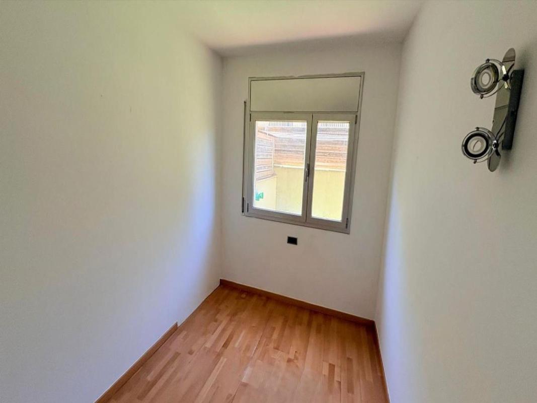 Venta de piso en Piso en Poblenou - L'Oliva Gran, Figueres, Figueres
photo 5