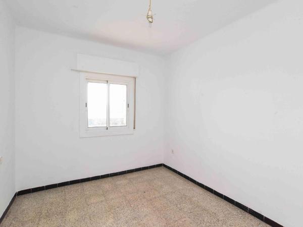 Venta de piso en Piso en Creu de la Ma - Rally sur, Figueres, Figueres
 photo 4